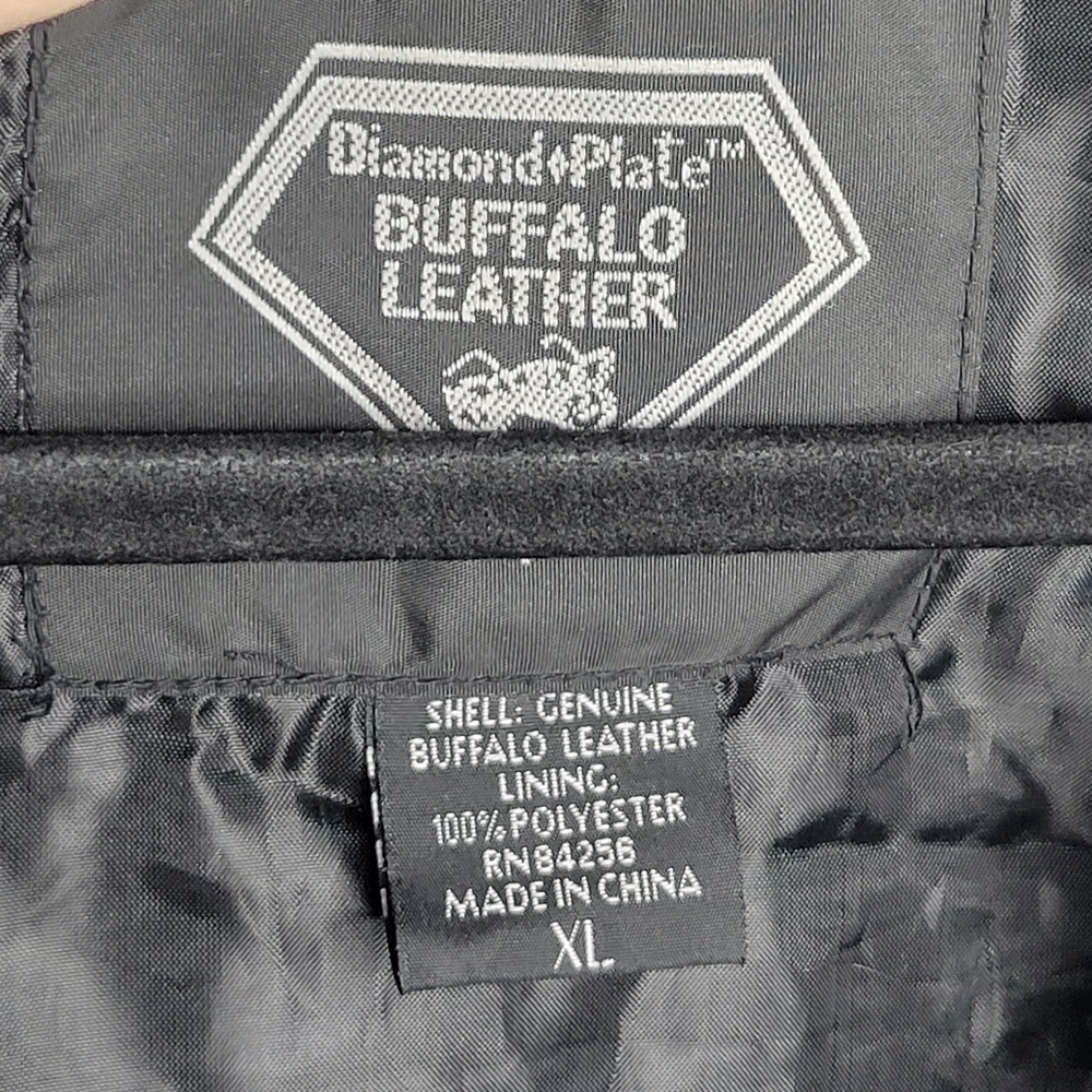 Diamond Plate Buffalo Leather Biker Vest Size XL With Patches - Picture 5 of 5